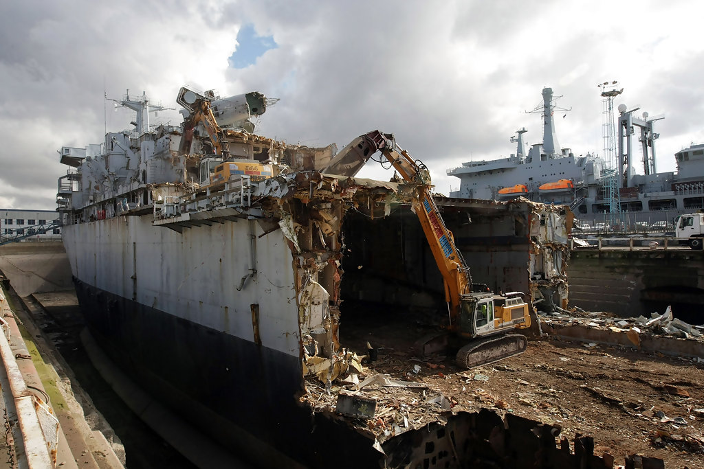 Демонтаж кораблей и судов